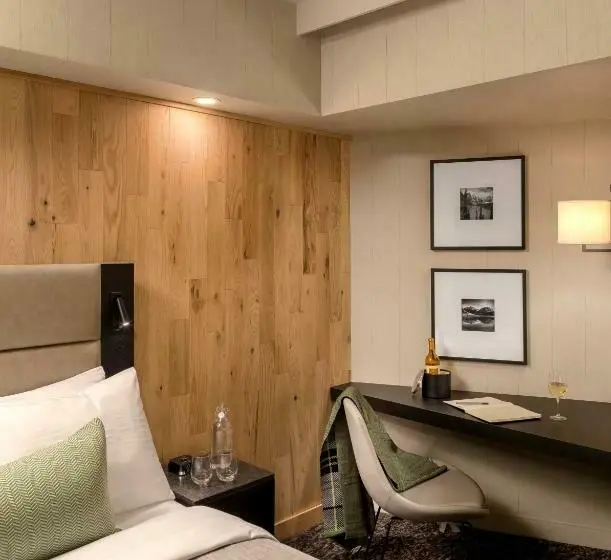 シングルデラックスルーム, Peaks Hotel And Suites