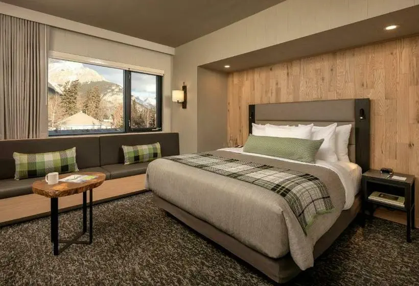 キングサイズベッドのスタンダードルーム, Peaks Hotel And Suites