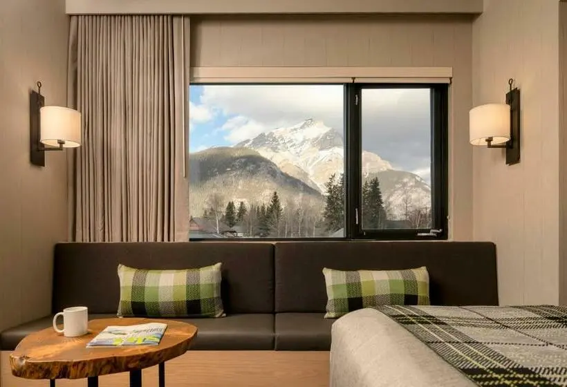 キングサイズベッドのスタンダードルーム, Peaks Hotel And Suites