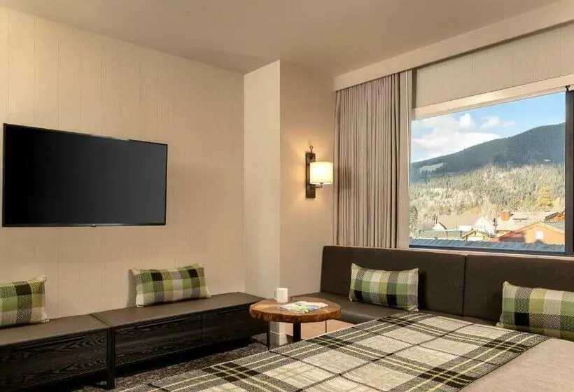 キングサイズベッドのスタンダードルーム, Peaks Hotel And Suites