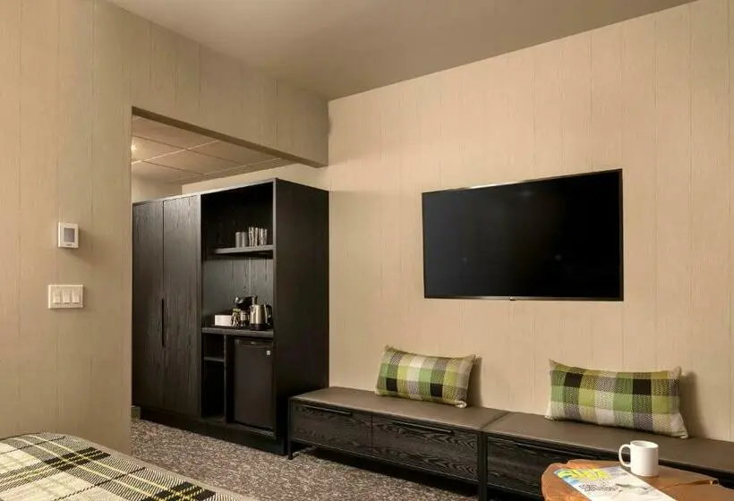 キングサイズベッドのスタンダードルーム, Peaks Hotel And Suites