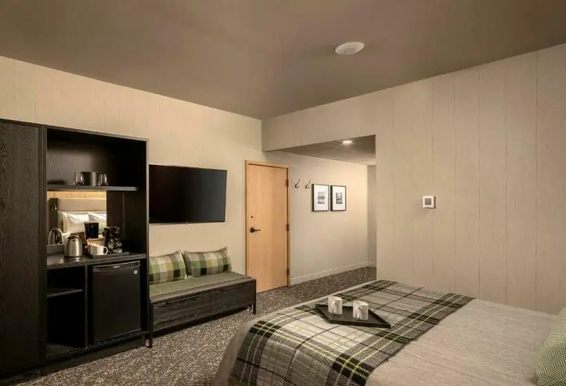 キングサイズベッドのスタンダードルーム, Peaks Hotel And Suites