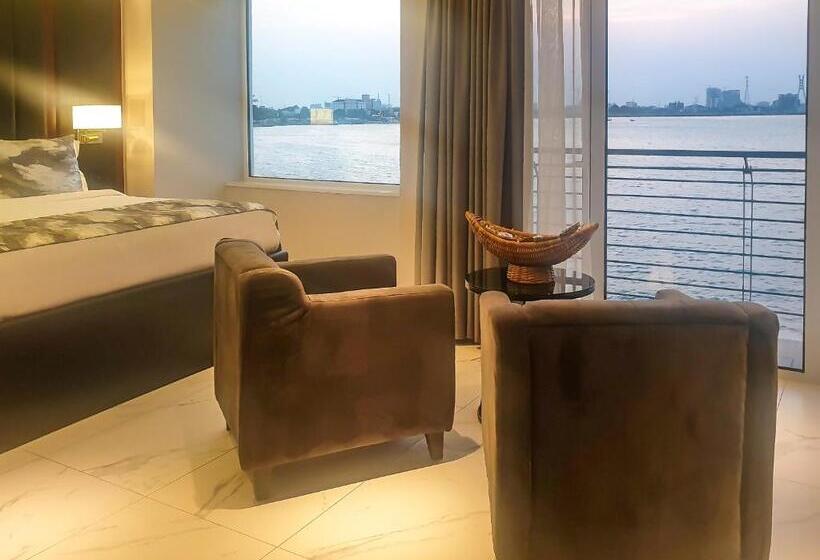 اتاق استاندارد با تخت بزرگ, The Yacht Hotel Sea Front Lekki Phase 1