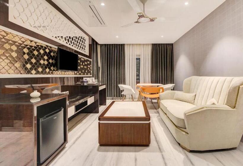 اتاق سوپریور, Treebo Premium Tahoora International