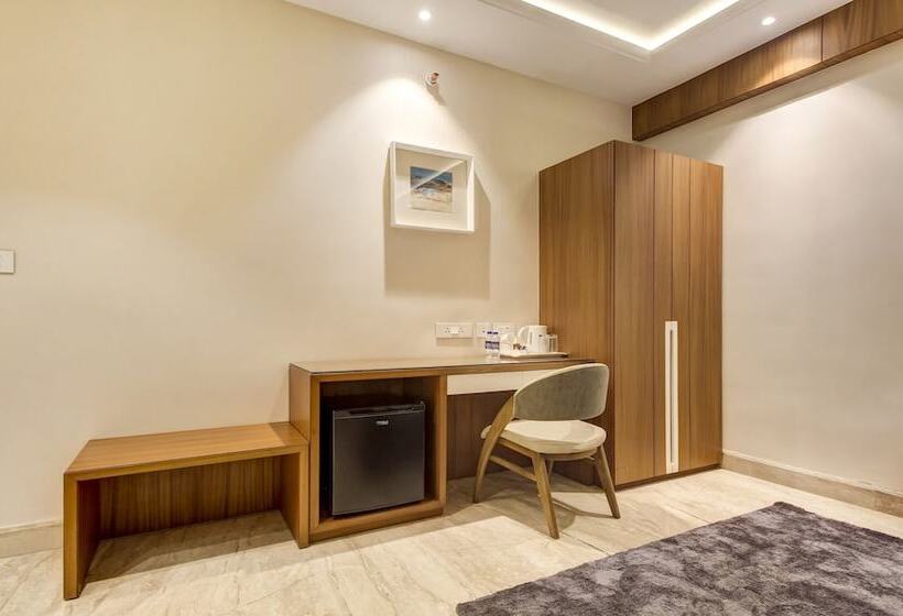 اتاق استاندارد, Treebo Premium Tahoora International