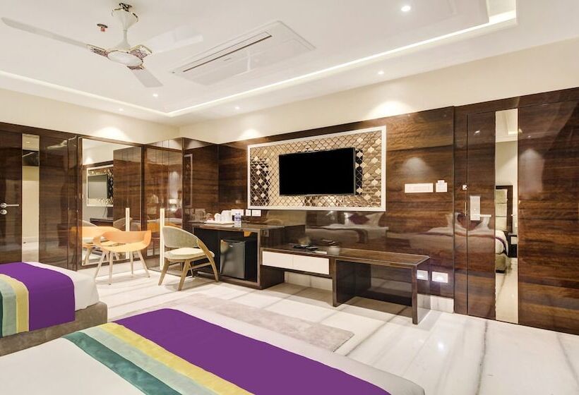 اتاق لوکس, Treebo Premium Tahoora International