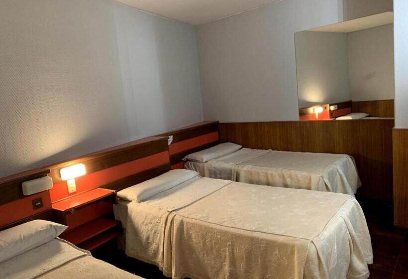 חדר סטנדרט לארבעה, Palace Hotel Mendoza