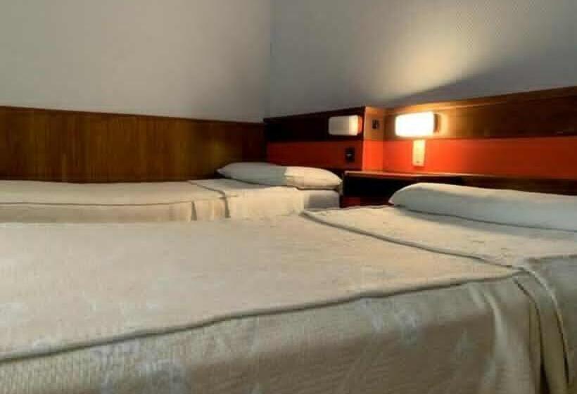 חדר סטנדרט לארבעה, Palace Hotel Mendoza