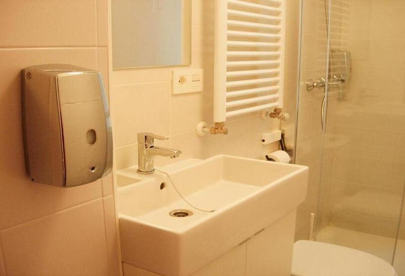 اتاق خانوادگی با سرویس بهداشتی مشترک, Boreal Calima