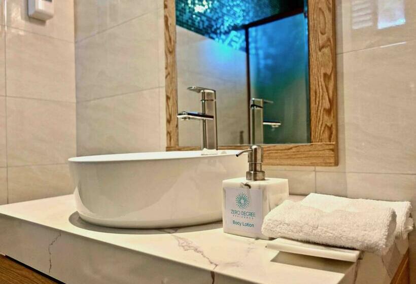 اتاق لوکس, Zero Degree Residence