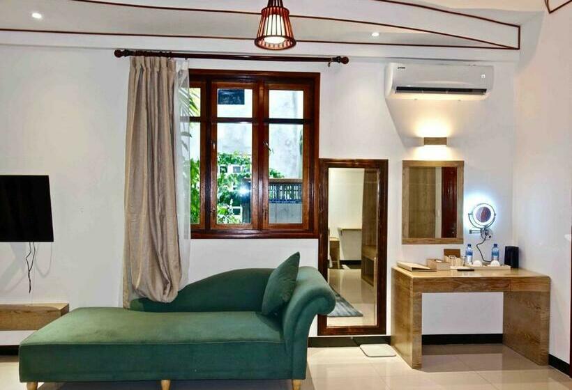 اتاق لوکس, Zero Degree Residence