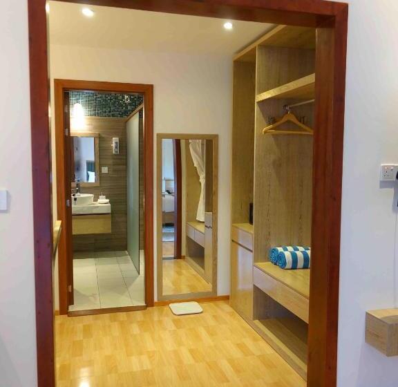 اتاق لوکس با تخت بزرگ, Zero Degree Residence