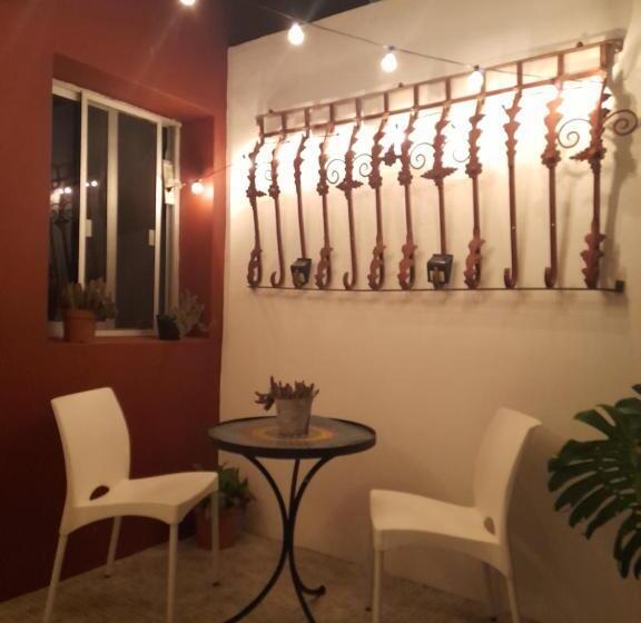 اتاق استاندارد چهار تخته, Posada Mela