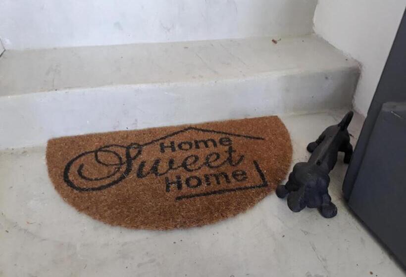 اتاق استاندارد چهار تخته, Posada Mela