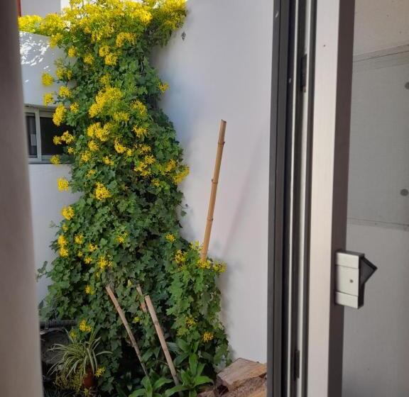 اتاق استاندارد چهار تخته, Posada Mela