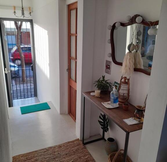 اتاق استاندارد چهار تخته, Posada Mela