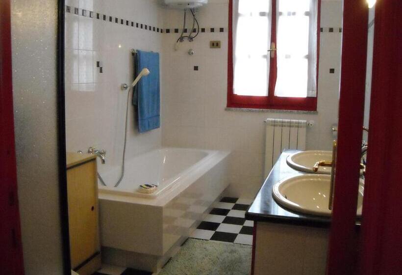 חדר סטנדרט לשלושה, B&b I Mari