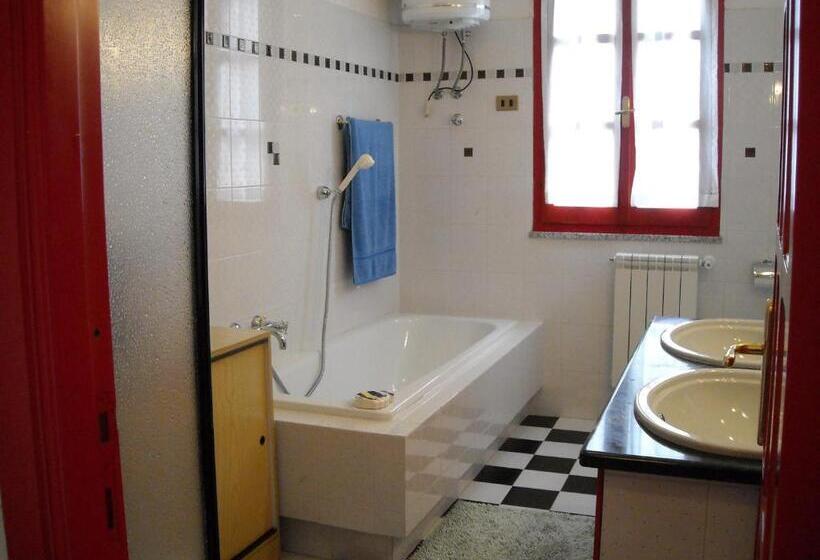 חדר סטנדרט לשלושה, B&b I Mari