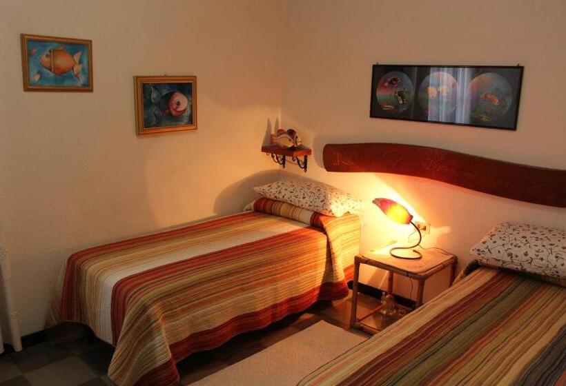 חדר סטנדרט לשלושה, B&b I Mari