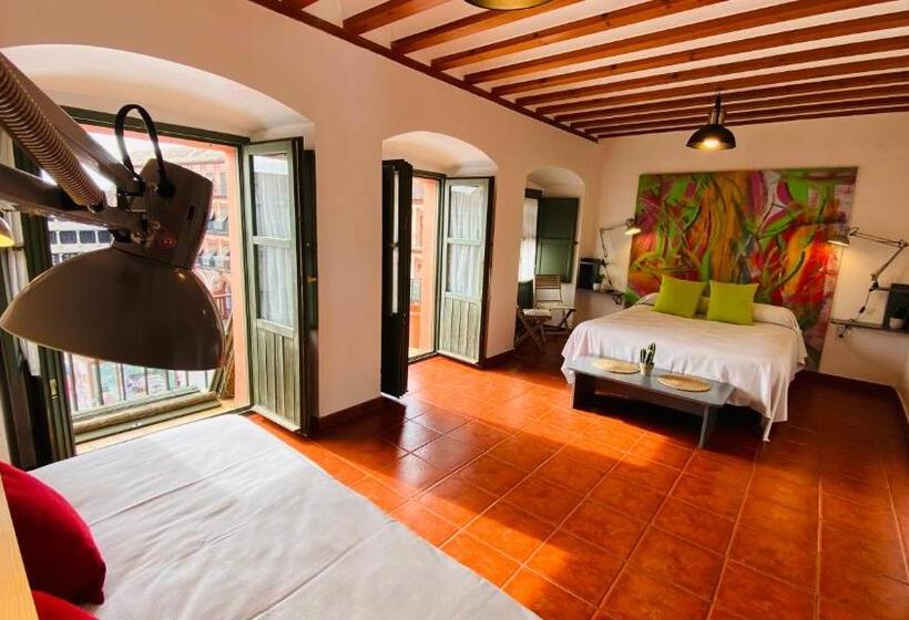 اتاق استاندارد چهارنفره با بالکن, Hostel Plaza Mayor Corredera