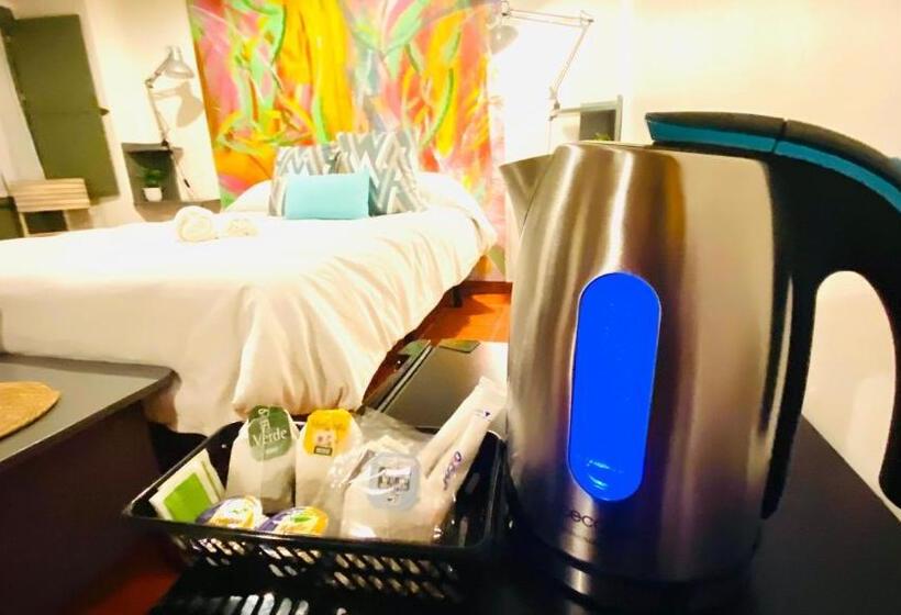 اتاق استاندارد چهارنفره با بالکن, Hostel Plaza Mayor Corredera