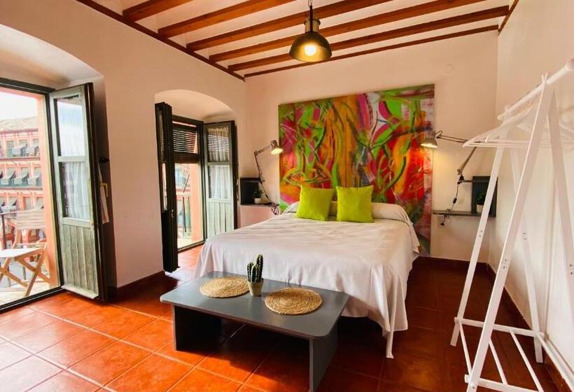 اتاق استاندارد چهارنفره با بالکن, Hostel Plaza Mayor Corredera