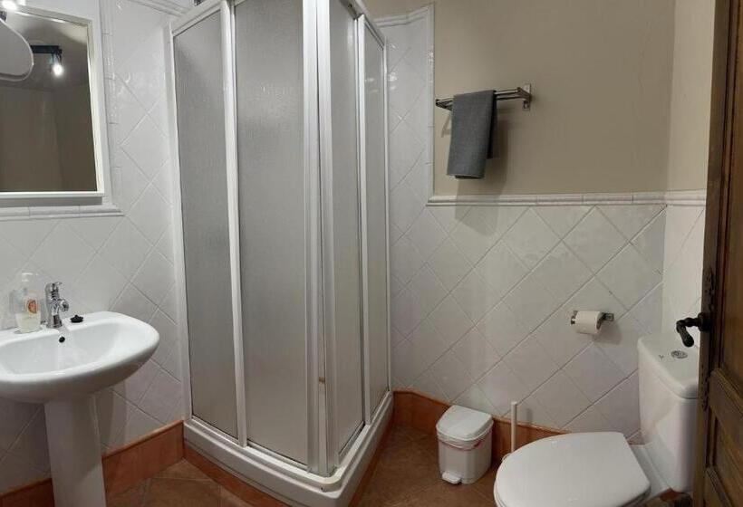 اتاق استاندارد سه تخته با بالکن, Hostel Plaza Mayor Corredera