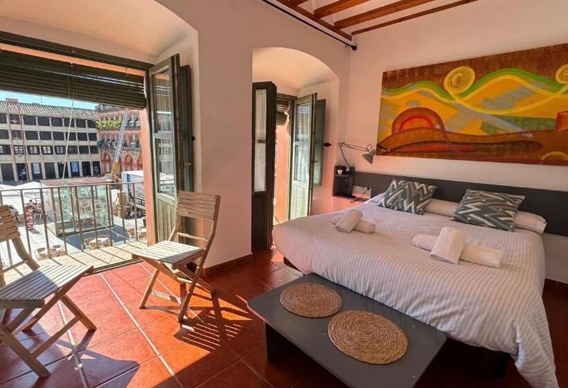 اتاق استاندارد چهارنفره با بالکن, Hostel Plaza Mayor Corredera