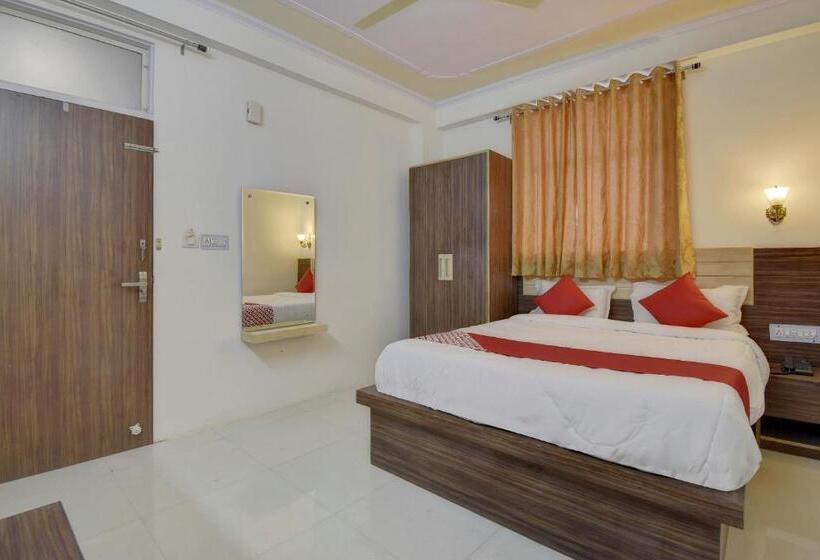 トリプルクラシックルーム, O Atithey