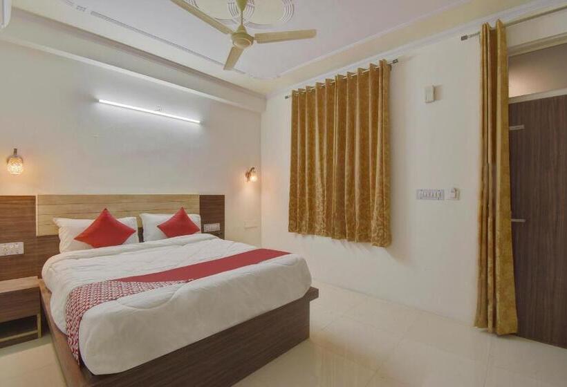 トリプルクラシックルーム, O Atithey