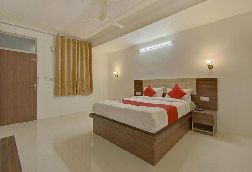 トリプルクラシックルーム, O Atithey