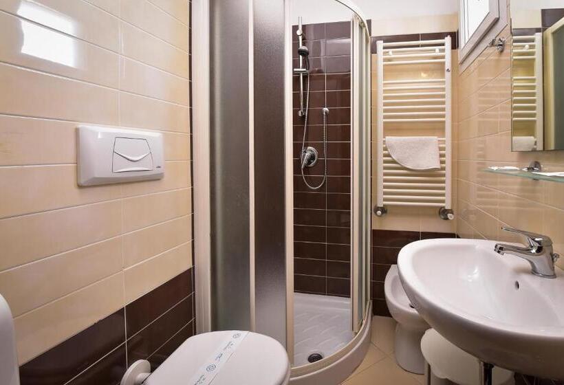 Quarto Estandar Individual, Diamante