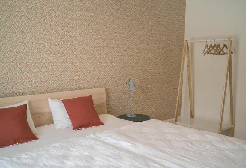 חדר סטנדרט, Erica