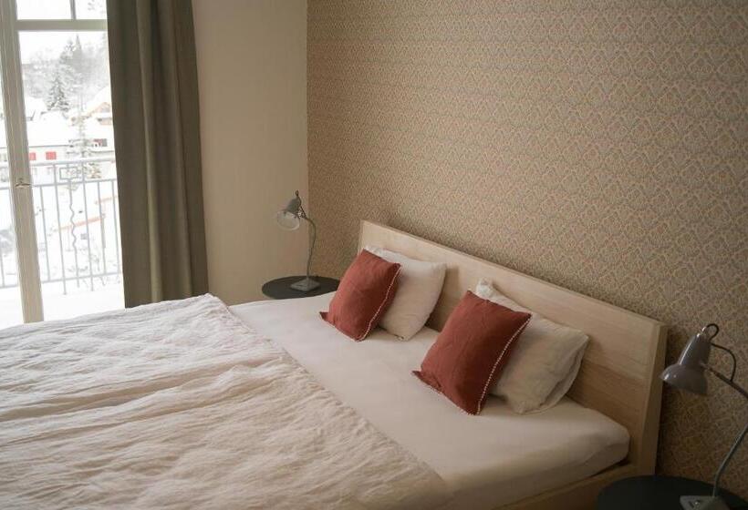 חדר סטנדרט, Erica