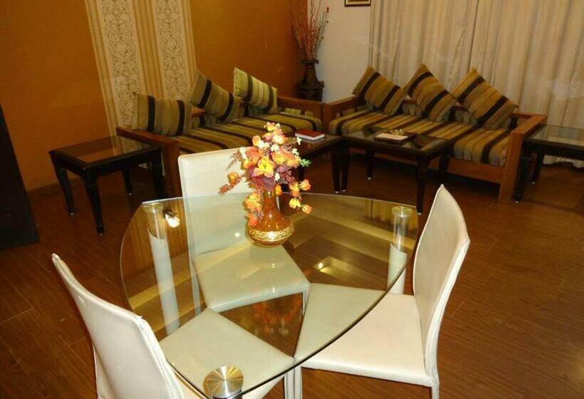 جناح, Royale Ambience