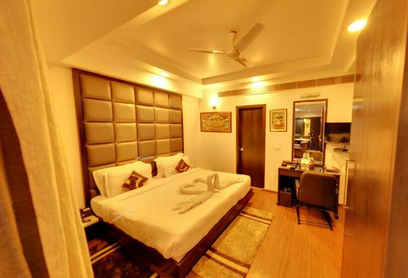 جناح, Royale Ambience