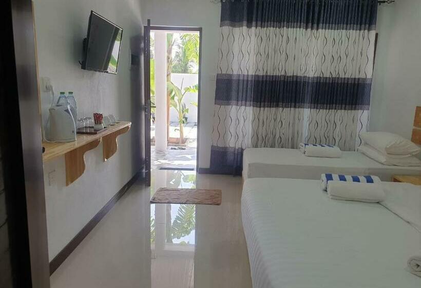 اتاق لوکس, Summer Sky Thoddoo