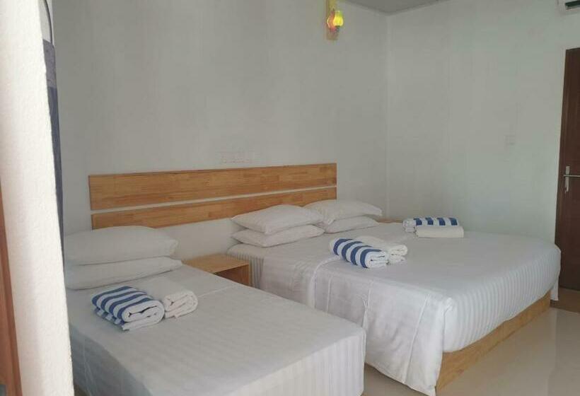 اتاق لوکس, Summer Sky Thoddoo