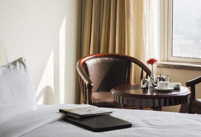 סוויטה, The Fern Residency Galaxy Mall