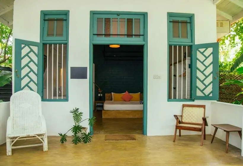 スタンダードバンガロー, Dots Bay House