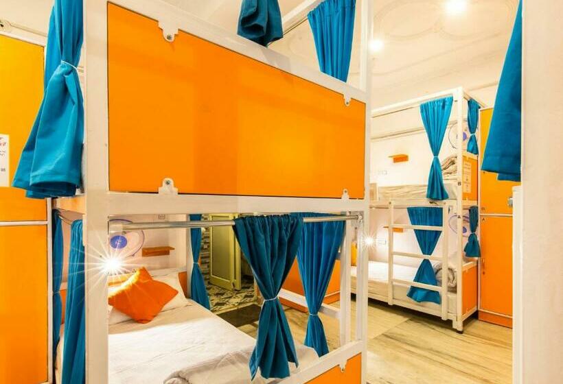 Säng i Delat Rum, Gostops Rishikesh, Tapovan