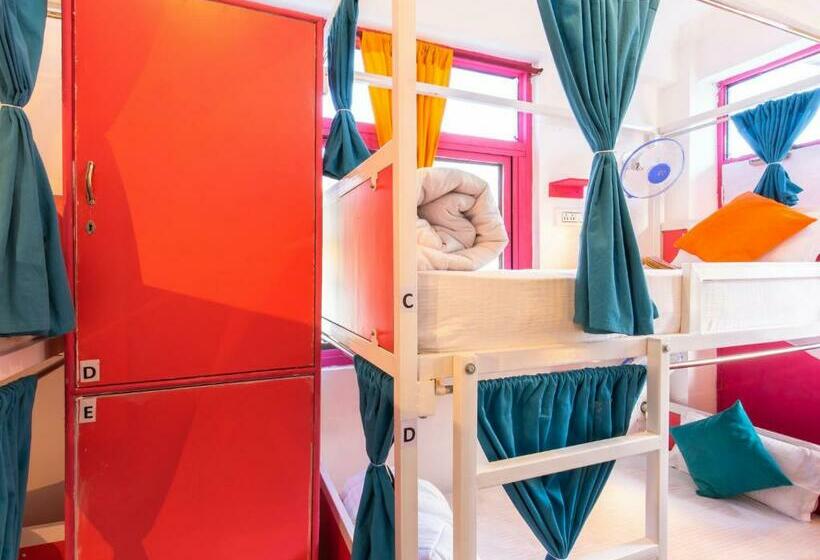 Säng i Delat Rum, Gostops Rishikesh, Tapovan