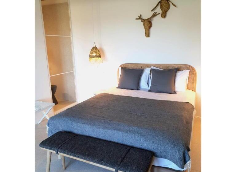 سوئیت پریمیوم با چشمانداز دریا, The Pines Boutique Villa Vama Veche