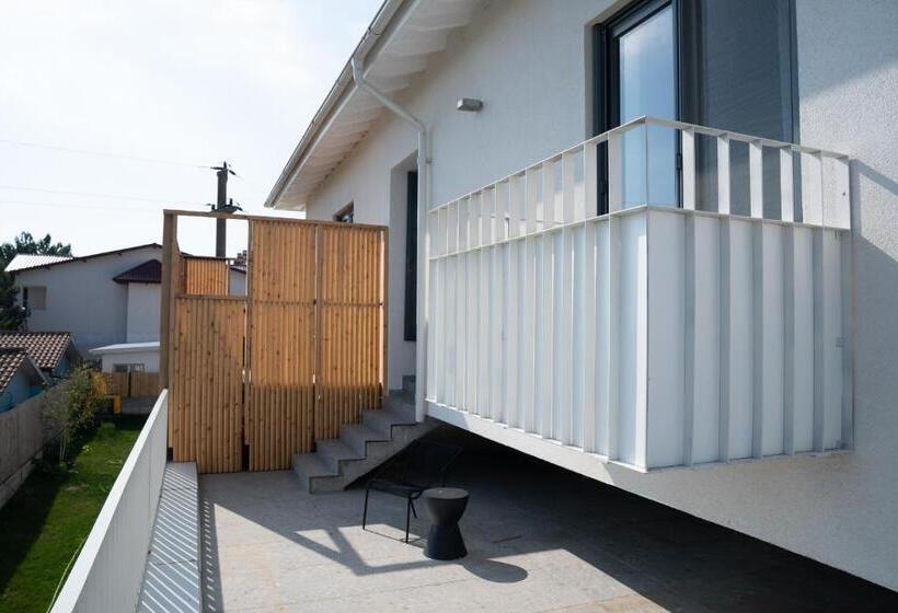 سوئیت پریمیوم با چشم‌انداز دریا, The Pines Boutique Villa   Vama Veche