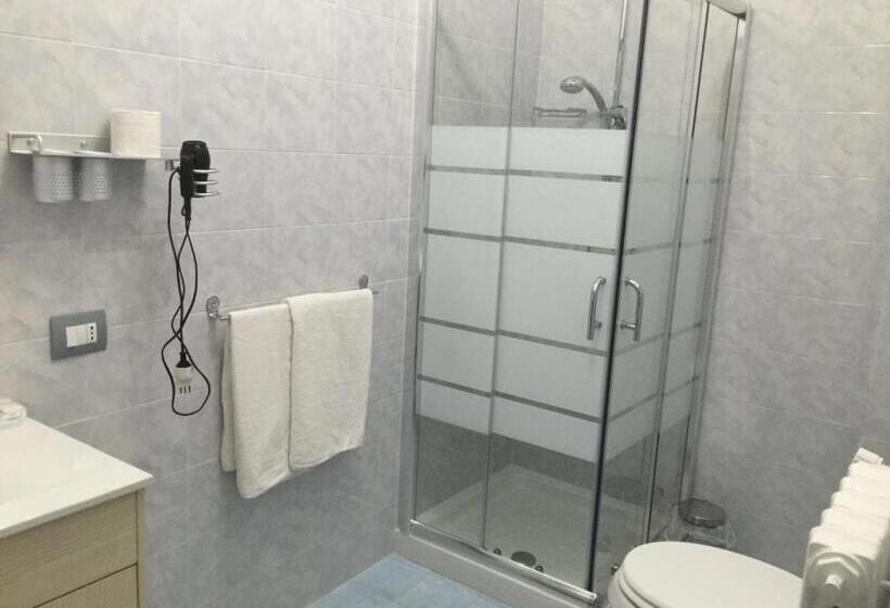 غرفة قياسية مزوَّدة بشُرفة, Albergo Primavera