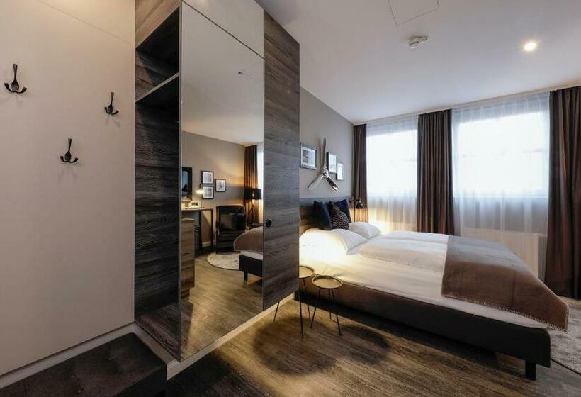 استودیوی استاندارد, Airporthotel Berlin Adlershof