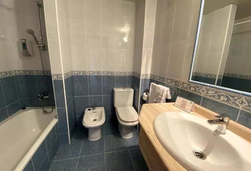 Standaardkamer met Uitzicht op Zee en Balkon, Alfar