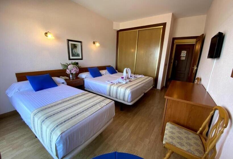 带阳台的三人标准间, Alfar