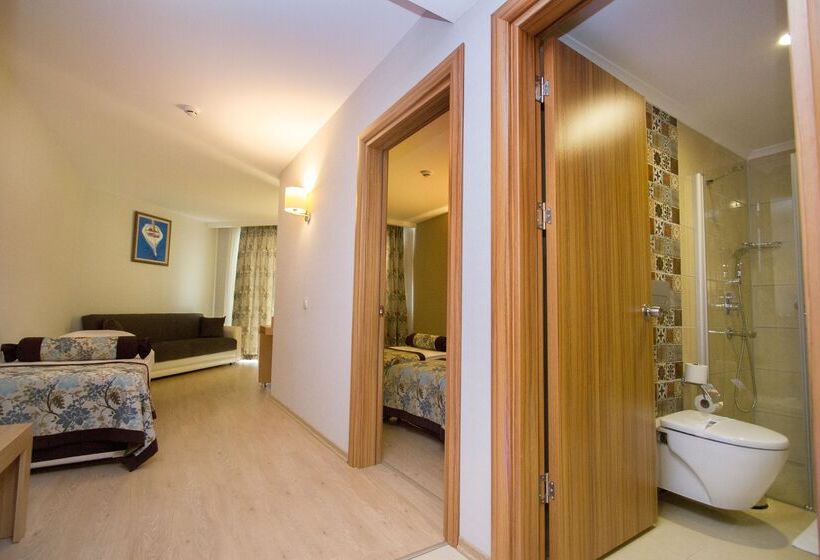 패밀리 룸, Blue Wave Suite