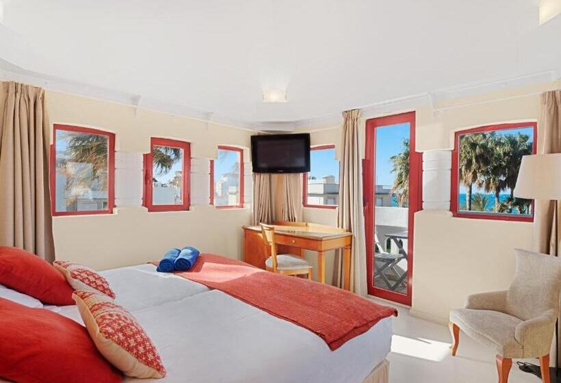 غرفة قياسية مطلّة علي البحر مزوَّدة بشُرفة, Ciutat Jardi